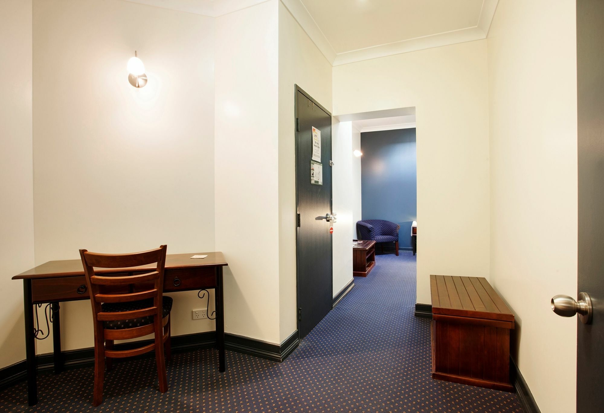 Nightcap At Atherton Hotel Exterior photo